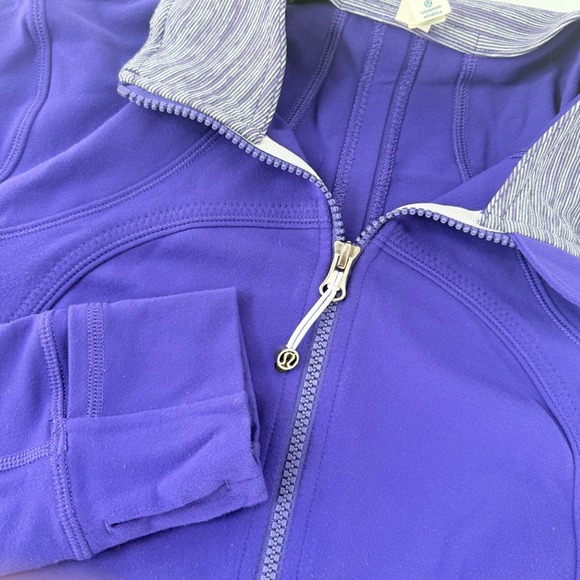 lululemon athletica Tops - Lululemon Hustle In Your Bustle Jacket Womens 8 Purple Full-Zip Crop Thumb Holes